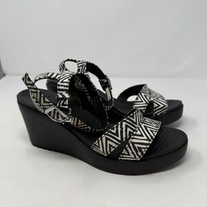 Crocs Leigh Wedge Sandals Black White Geometric Chevron Strappy 15313 Womens 10